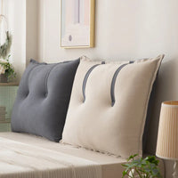 Coussin dossier canapé bicolore, design moderne et élégant avec une couleur grise et beige, idéal pour ajouter du style à un salon.